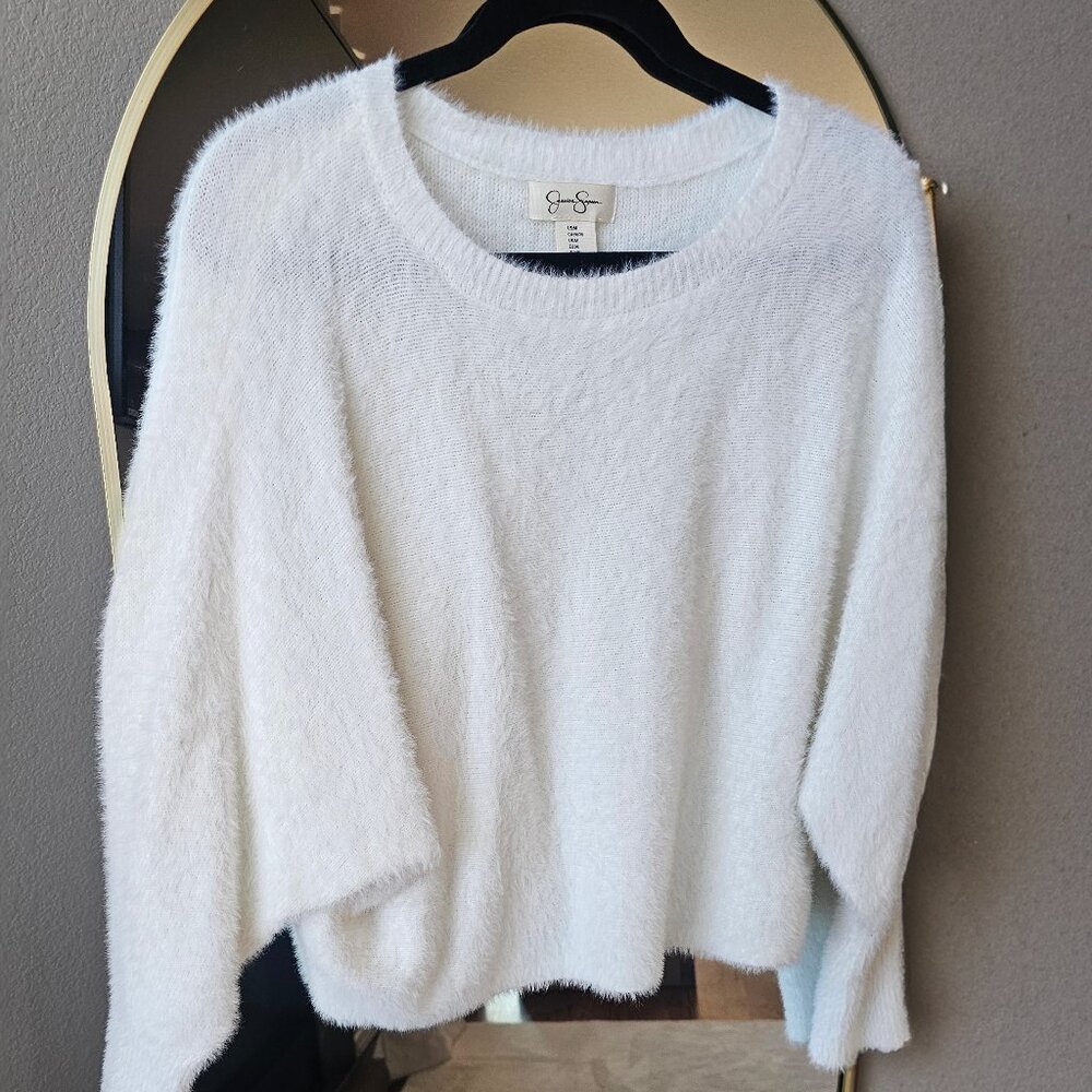 Jessica Simpson White Fuzzy Crew Neck Sweater – Size M